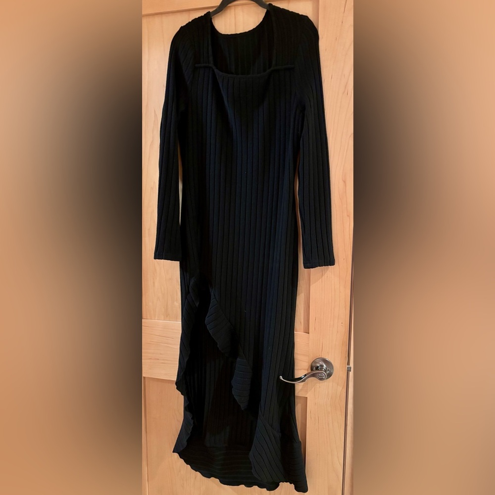 Black Long Sleeve Ruffled Ribbed Maxi Dress